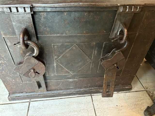 Cutie valori foarte veche, deosebita