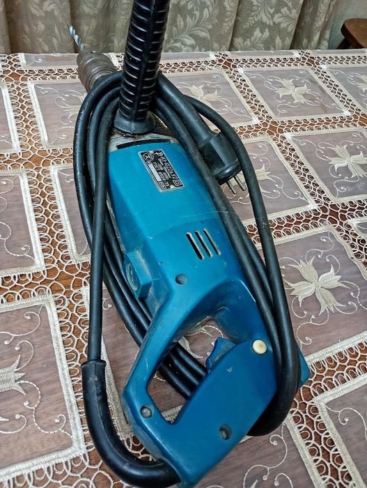 В связи с переездом продам дрель