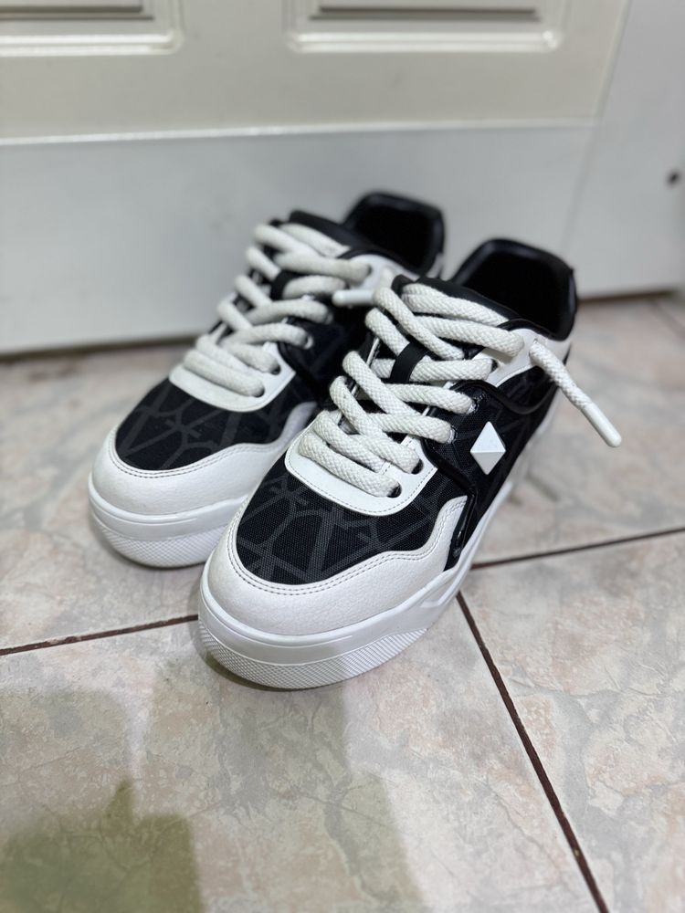 Valentino Garavani One Stud XL
