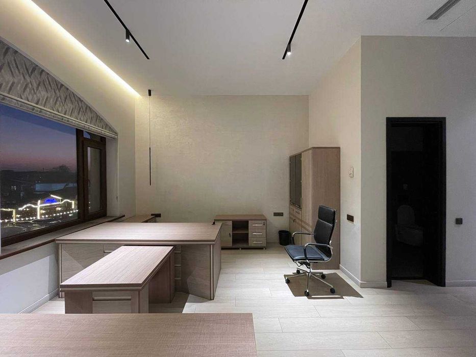 Офис в аренду на Паркентском. Стильный ремонт! Частично МЕБЕЛЬ. 330квм