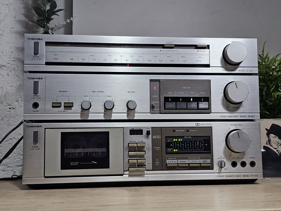 Linie audio TOSHIBA deck pc-g22, amplificator sb-m22, tuner st-u22