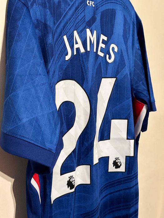 Тениска на Chelsea с Reece James 24 в ОТЛИЧНО СЪСТОЯНИЕ!