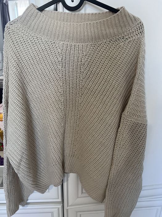 Женская кофта вязаная