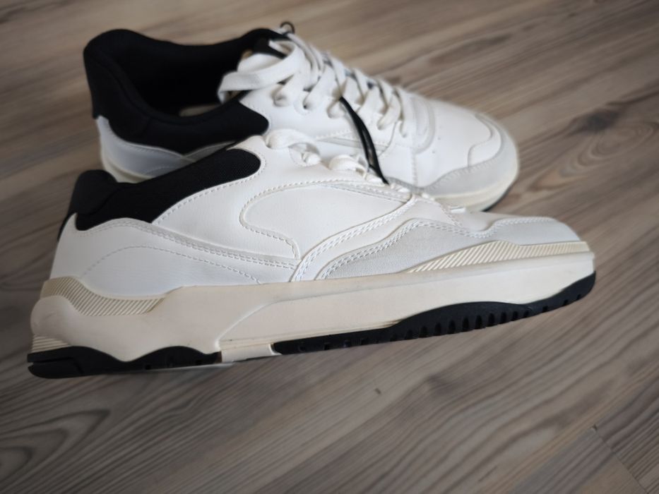 Нови маратонки Bershka 42 номер