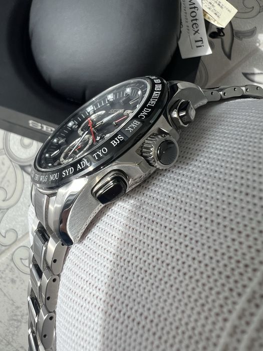 Seiko Astron SSE041J1 GPS Solar TitaniumCeramicsSapphire 45mm