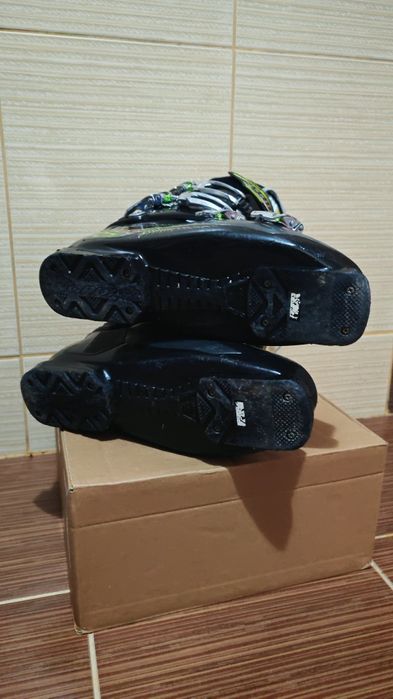 Clăpari Nordica Nr eu 44,5- mondo 29