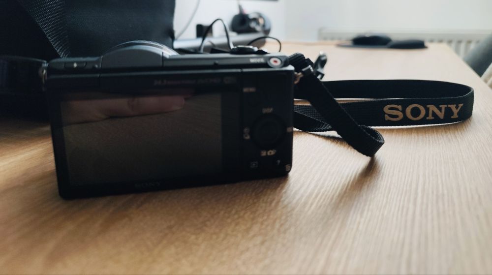 Sony Alpha 5100 mirrorless