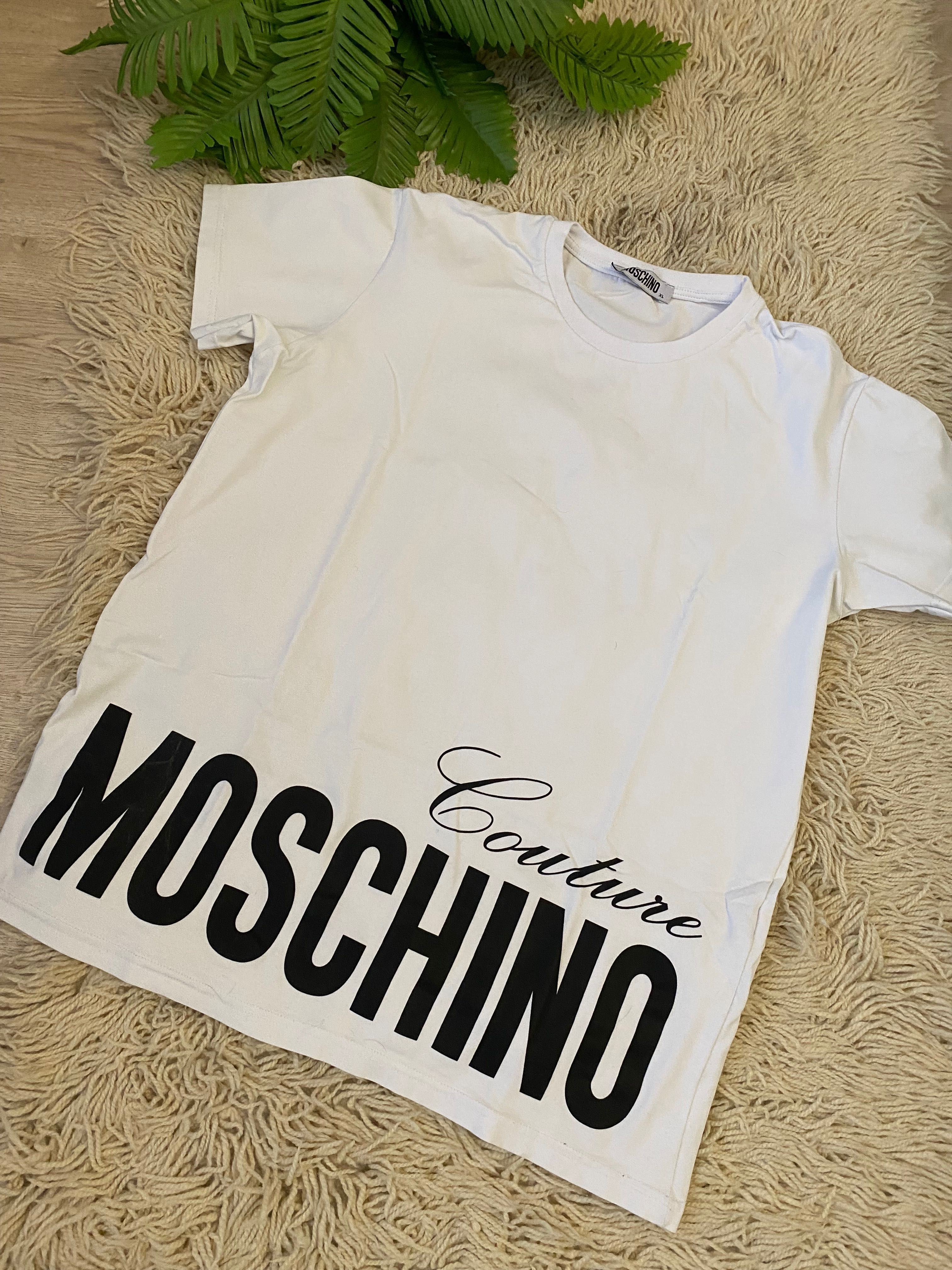 Тениска Moscino!Размер XL.