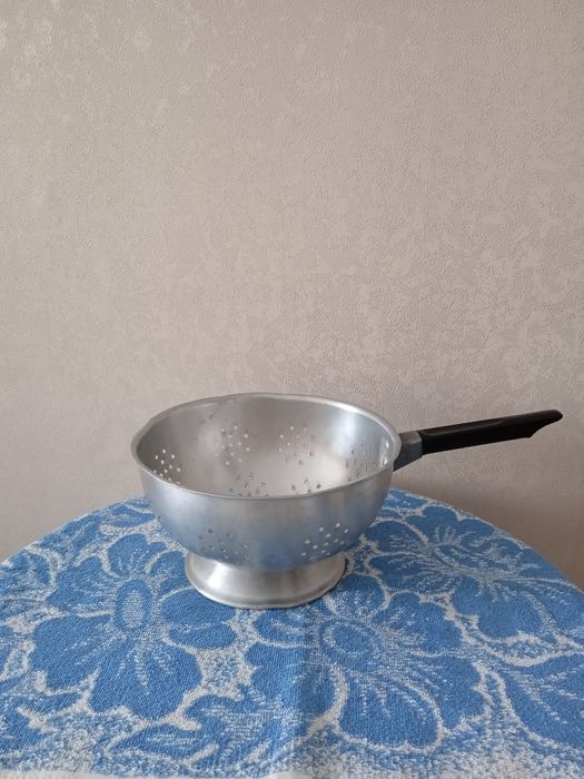 Дуршлаг,алюминевый-б/у.