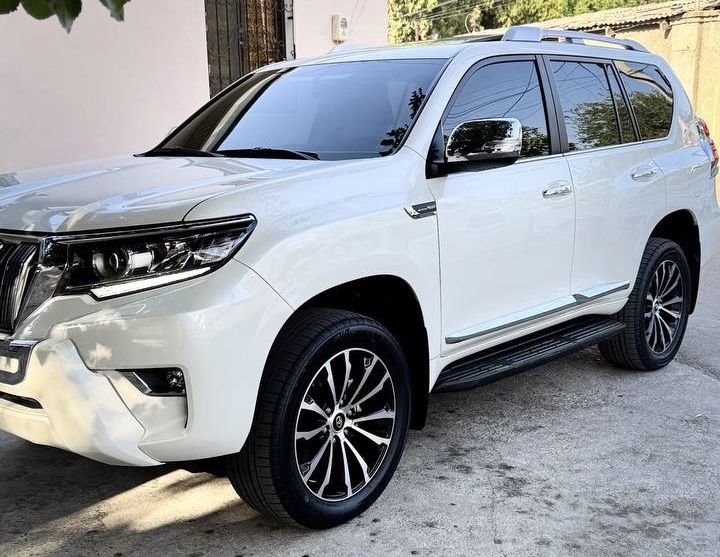 Toyota Land Cruiser Prado 150 кузов 2019 год