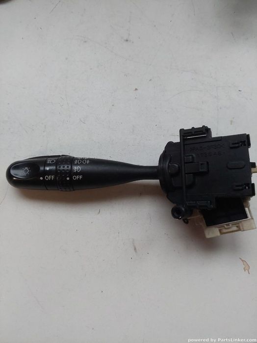 Maneta semnalizare TOYOTA COROLLA Verso (ZER_, ZZE12_, R1_) [ 2004 - 2009 ] OEM 173648