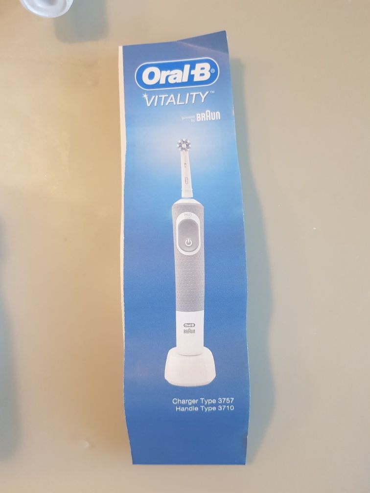 Четка за зъби Oral b vitality 100