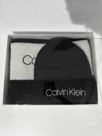 Set Calvin Klein fular + caciula