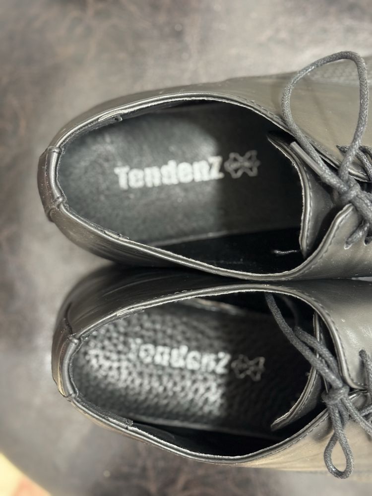 Офицаилни мъжки обувки Tendenz