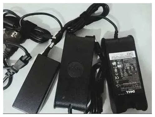 DELL Зарядка, блок питания на ноутбук ДЕЛЛ и шнур от питания.