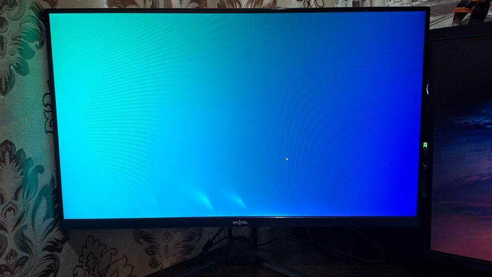 Продаю два монитора Pixel-27 и Genx-19