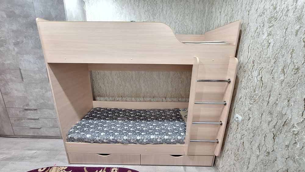 Продам двухъярусную кровать