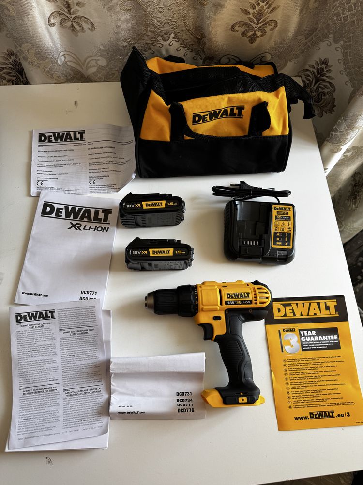 Bormașină DeWalt DCD771S2 18V XR, 2x 1.5Ah, Cuplu 42Nm