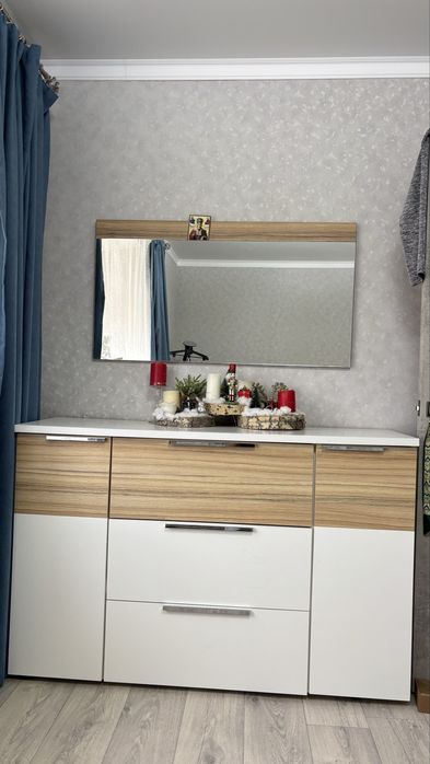 Продам комод  + зеркало в отличном состоянии