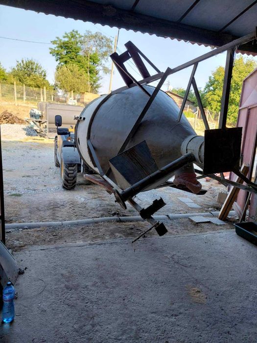 Вертикален смесител