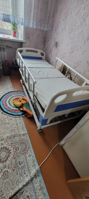 Продам медицинскую кровать: с пультом, матрас в подарок
