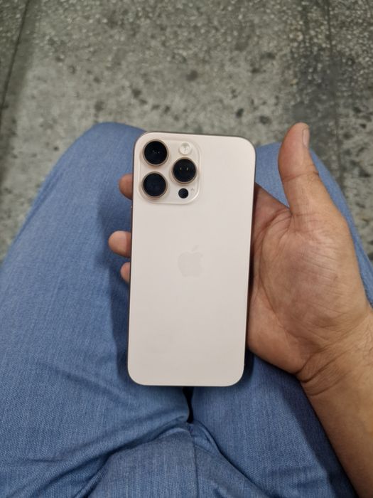 Iphone 16 pro max gold