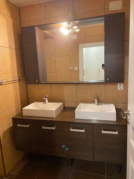 Set mobilier baie cu oglinda si 2 chiuvete si 2 baterii Grohe