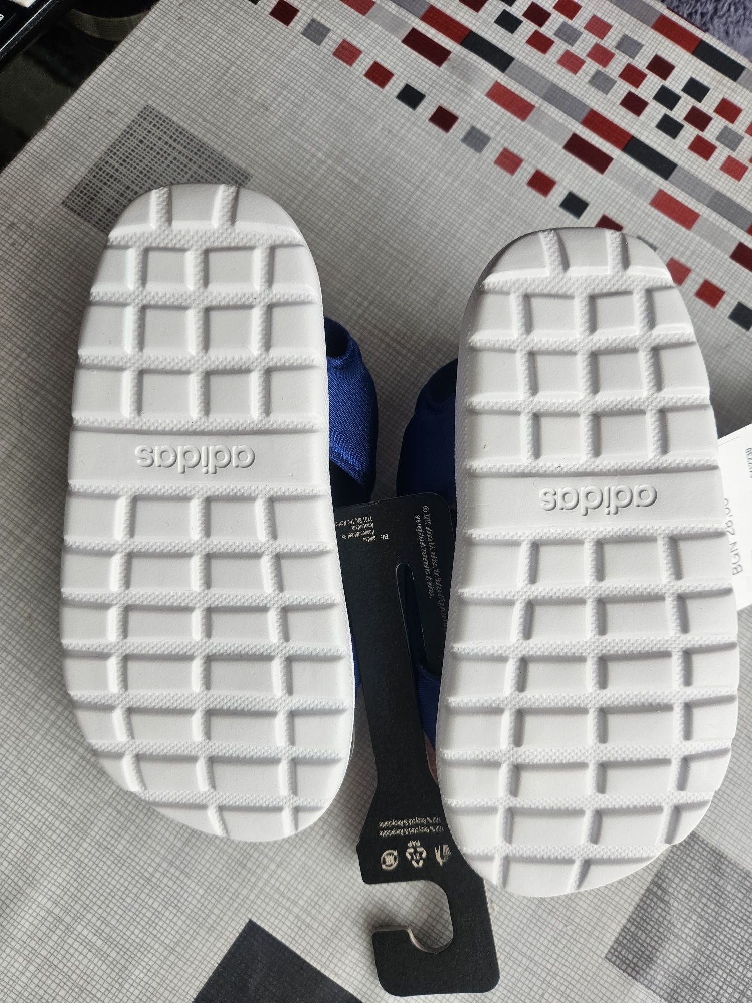 Adidas нови сандали