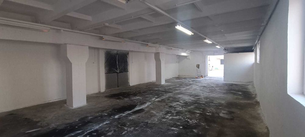 Dau în chirie spațiu + birou, total 130 mp pe sos. Borsului