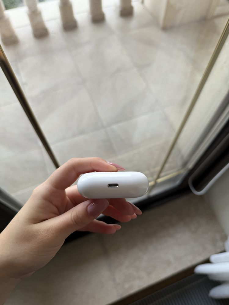 air pods pro кейс с правым наушником