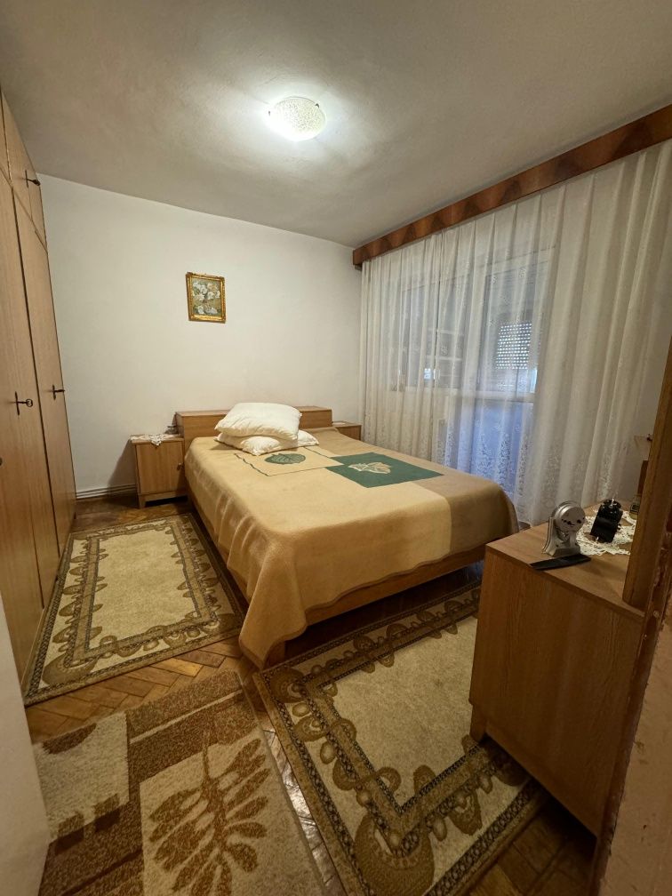 Direct Proprietar: vand apartament 2 camere decomandat Focșani-vis a v