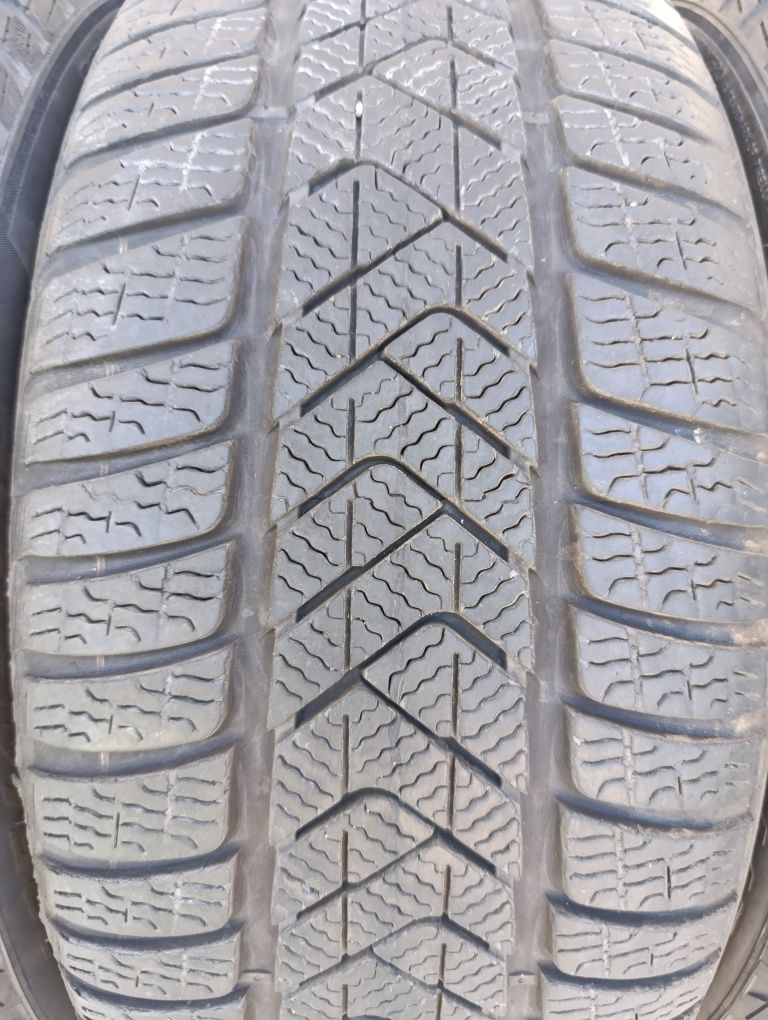 Зимни гуми Pirelli 225/45/18 Sottozero 3 Dot 2022