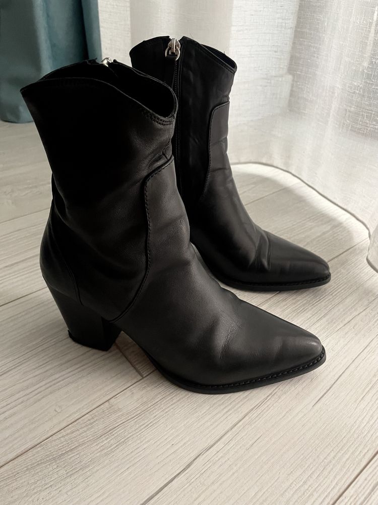 Botine piele Zara marimea 36