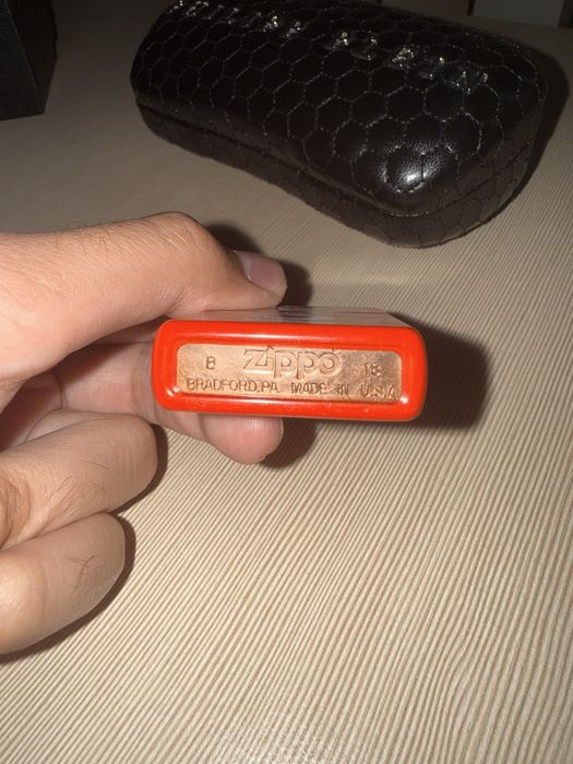 Нова запалка на Supreme x Zippo SS18 лимитирана серия