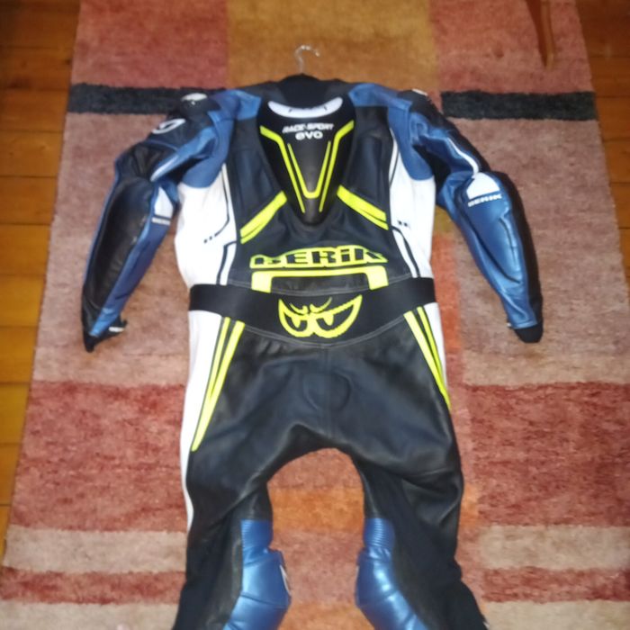 Costum moto Berik