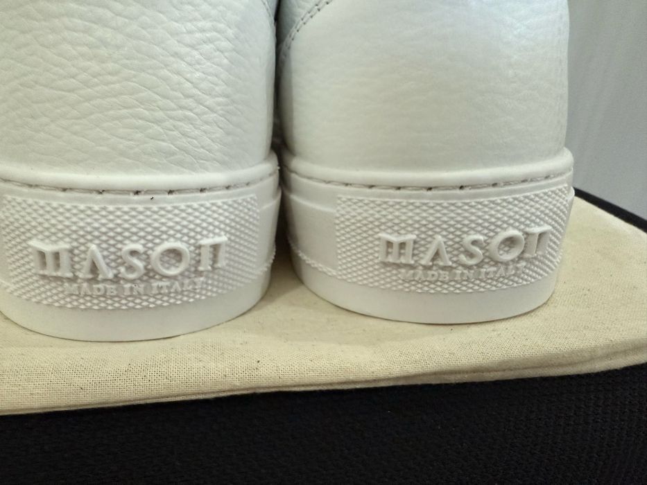 Vand Adidasi Mason garments NOI