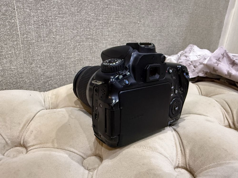 * Canon EOS 60D японский зеркальный фотоаппарат