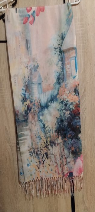 Eșarfă subțire, nouă, fără etichetă