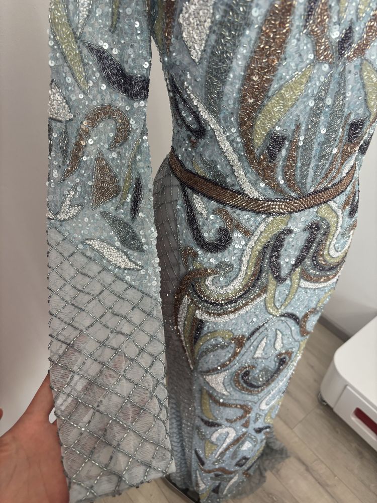 Rochie statement, cusută manual în Turcia – Mărimea S