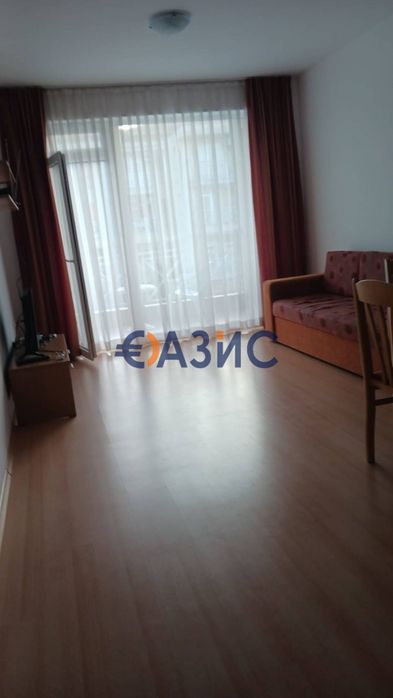 Продава се Двустаен апартамент в к.к. Слънчев бряг - 62 кв.м за 678 €/кв.м - Снимка #2
