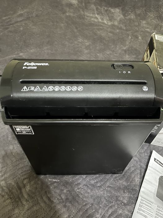 Distrugator documente Fellowes P-255