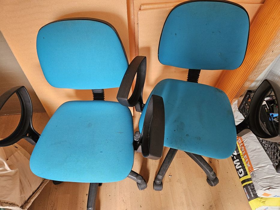 Două scaune de Birou pentru copii