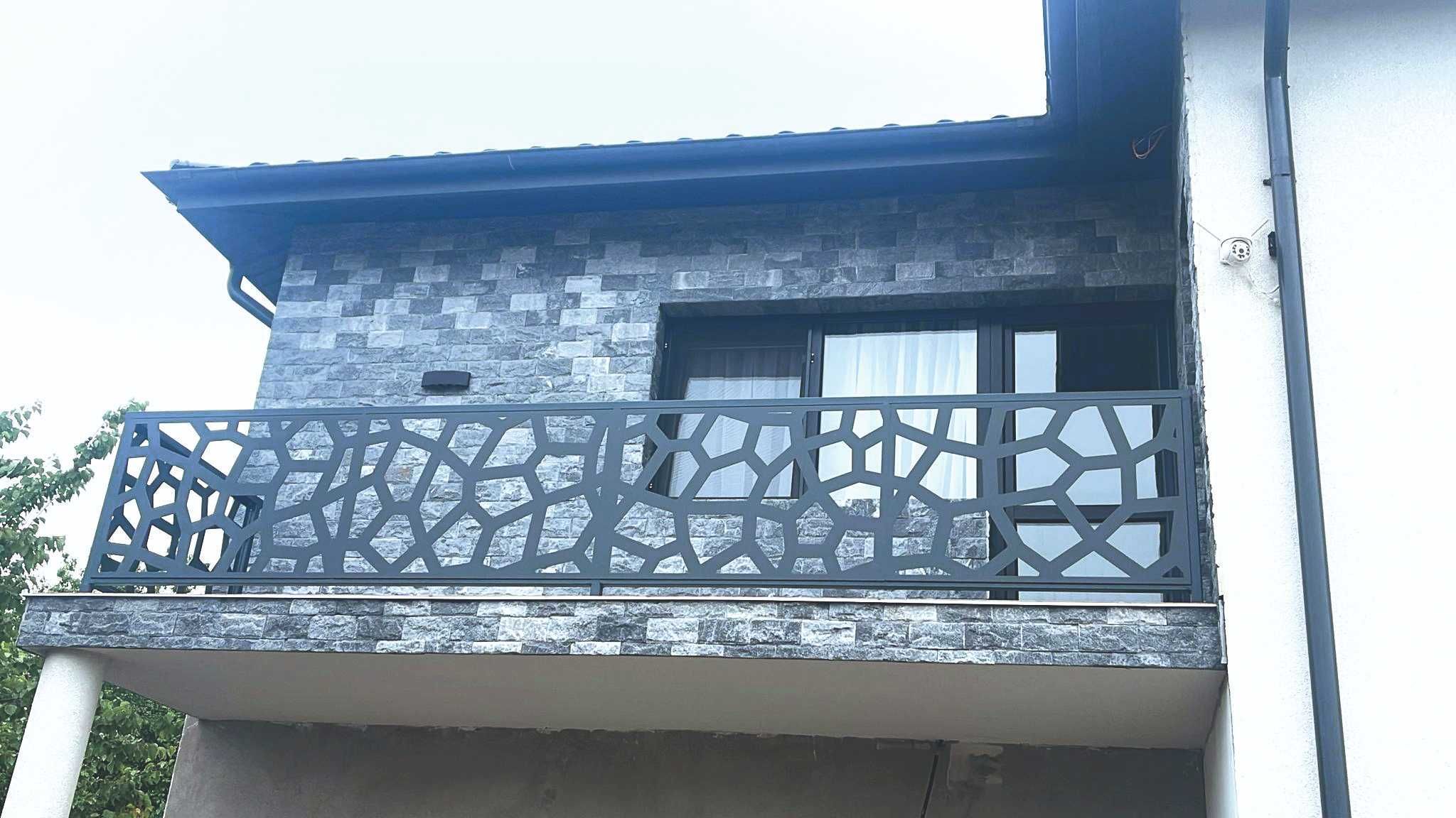 Balustrade exterior