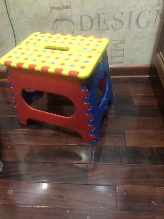 Стульчик раскладной пласмассовый