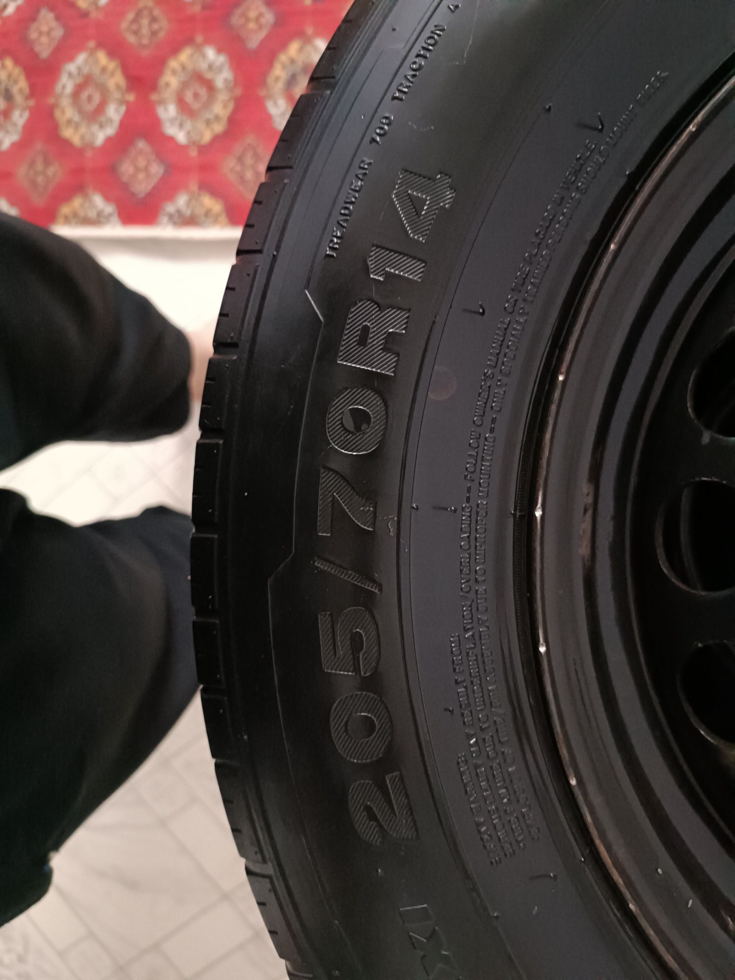 Балонни ўзи сотилади 205/70/R14 лик 250 минг галишамиз
