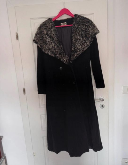 Palton lung cu gluga si blanita