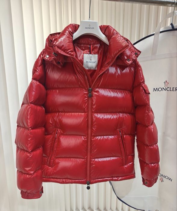 Geaca Moncler. Maya cu puf pentru barbati