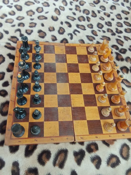 Шахматы СССР размер 40 х 40 см и 30 х 30 см