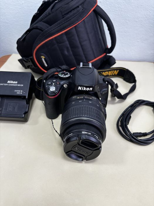 Продам зеркальный фотоаппарат