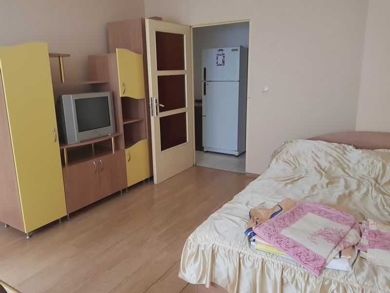 Дава се под наем Двустаен апартамент в Бургас, Меден рудник - зона А - 50 кв.м за 153 € - Снимка #4